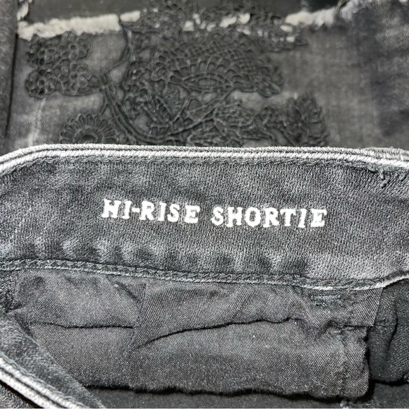 American Eagle Hi-Rise Shortie Size 8 US Black Jean Shorts Super Super Stretch X - Picture 13 of 14
